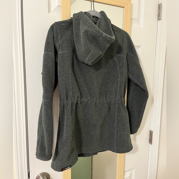 Lands’ End Fleece Jacket with Cinched Waist and Hood - Picture 2 of 5